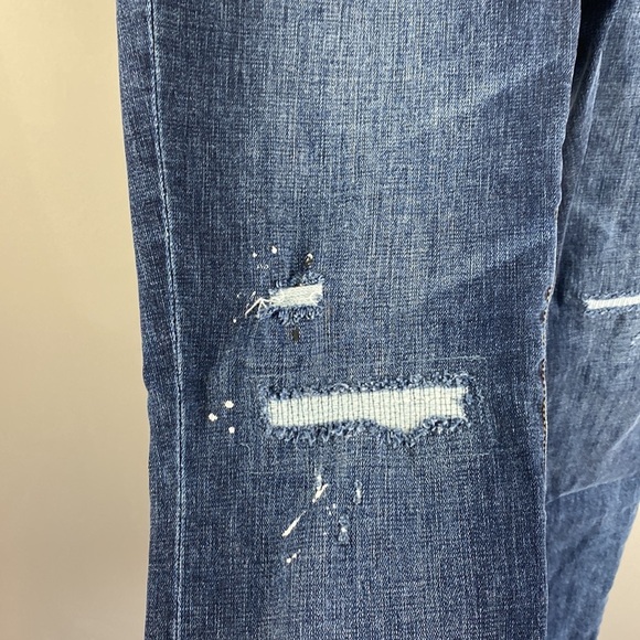 Cabi Womens Button Fly Destructed Straight Jeans Size 8 Distressed Denim - Picture 7 of 15